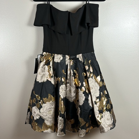 NWT Macy’s Betsy & Adam Gown - Picture 8 of 8